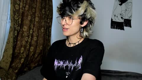 Snapshot of ottoyan_ chatting on 12.10.24 Otto 3 online show from 12.10.24