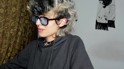 Snapshot of ottoyan_ chatting on 12.12.24 Otto 3 online show from 12.12.24