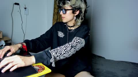 Snapshot of ottoyan_ chatting on 12.17.24 Otto 3 online show from 12.17.24