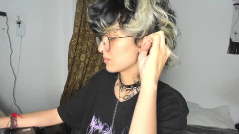 Snapshot of ottoyan_ chatting on 12.18.24 Otto 3 online show from 12.18.24