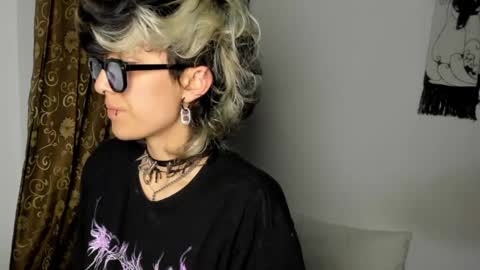 Snapshot of ottoyan_ chatting on 12.20.24 Otto 3 online show from 12.20.24