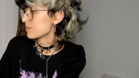 Snapshot of ottoyan_ chatting on 12.21.24 Otto 3 online show from 12.21.24