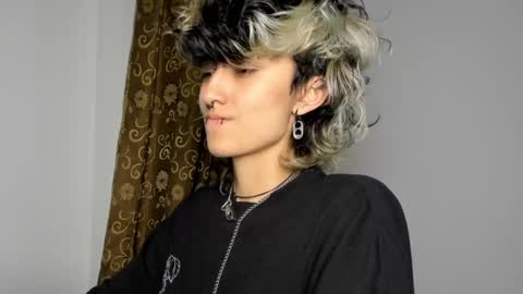 Snapshot of ottoyan_ chatting on 12.27.24 Otto 3 online show from 12.27.24