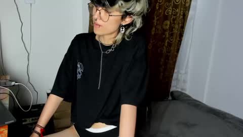 Snapshot of ottoyan_ chatting on 12.27.24 Otto 3 online show from 12.27.24