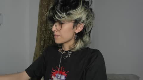 Snapshot of ottoyan_ chatting on 01.17.25 Otto 3 online show from 01.17.25