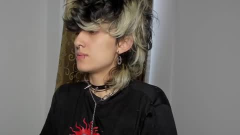 Snapshot of ottoyan_ chatting on 01.17.25 Otto 3 online show from 01.17.25