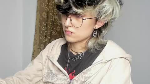 Snapshot of ottoyan_ chatting on 01.18.25 Otto 3 online show from 01.18.25