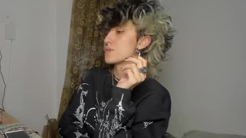 Snapshot of ottoyan_ chatting on 01.20.25 Otto 3 online show from 01.20.25