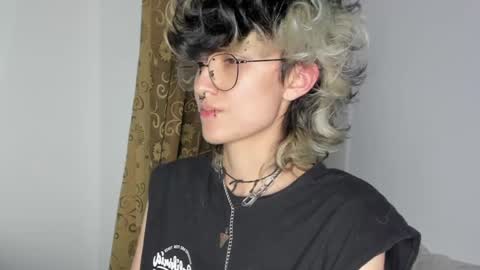 Snapshot of ottoyan_ chatting on 01.21.25 Otto 3 online show from 01.21.25