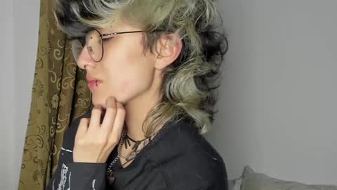 Snapshot of ottoyan_ chatting on 01.21.25 Otto 3 online show from 01.21.25