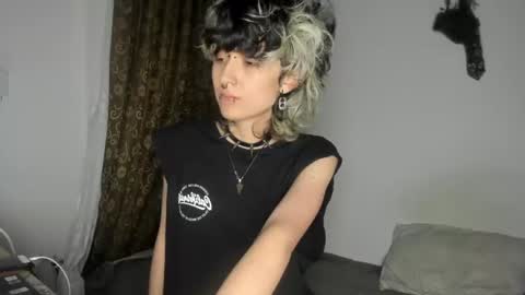 Snapshot of ottoyan_ chatting on 02.15.25 Otto 3 online show from 02.15.25