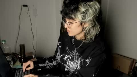 Snapshot of ottoyan_ chatting on 03.12.25 Otto 3 online show from 03.12.25