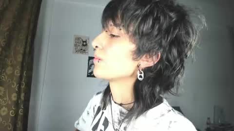 Snapshot of ottoyan_ chatting on 12.16.25 Otto 3 online show from 12.16.25