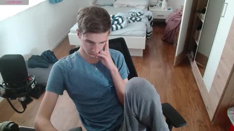 OverkneeBabe online show from 01.13.26