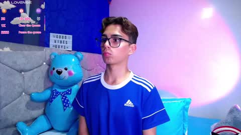 Snapshot of owenblue__ chatting on 02.26.25 Owen  Independent model  online show from 02.26.25