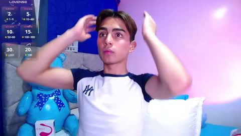 Snapshot of owenblue__ chatting on 03.10.25 Owen  Independent model  online show from 03.10.25