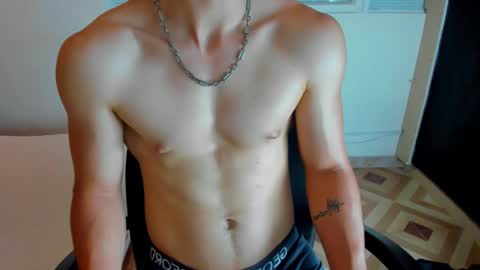 Snapshot of owenn_17 chatting on 10.11.25 owwn online show from 10.11.25