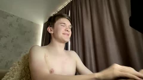 Snapshot of oydikey chatting on 03.05.25 Oydin online show from 03.05.25