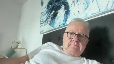 Snapshot of ozhairybearxxxx chatting on 12.20.24 ozhairybearxxxx online show from 12.20.24