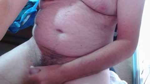 Snapshot of ozzieozzieoi chatting on 11.17.25 HairyolOz online show from 11.17.25