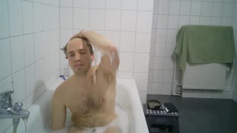 Snapshot of ozztron chatting on 02.28.25 ozztron online show from 02.28.25