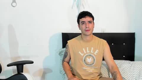 Snapshot of p_jhon chatting on 01.08.25 P online show from 01.08.25