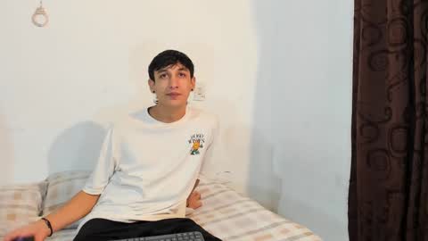Snapshot of p_jhon chatting on 03.02.25 P online show from 03.02.25