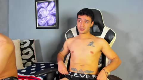 Snapshot of p_jhon chatting on 06.26.26 P online show from 06.26.26