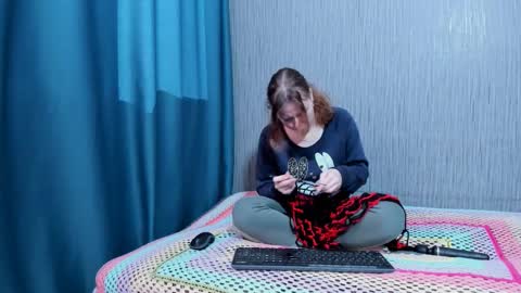 Ella online show from 11.28.25