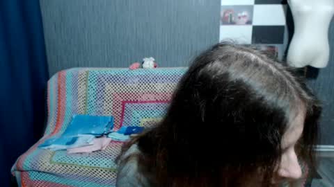 Ella online show from 04.08.26