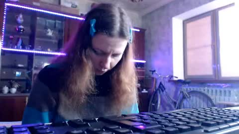 Ella online show from 04.15.26