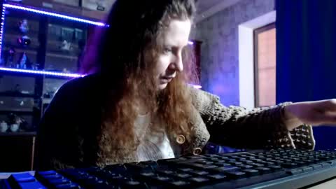 Ella online show from 04.16.26