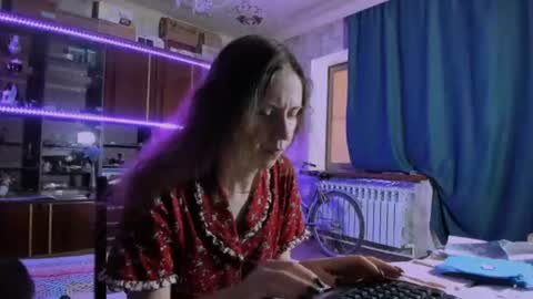 Snapshot of pa1e_pr1ncess chatting on 06.21.26 Ella online show from 06.21.26
