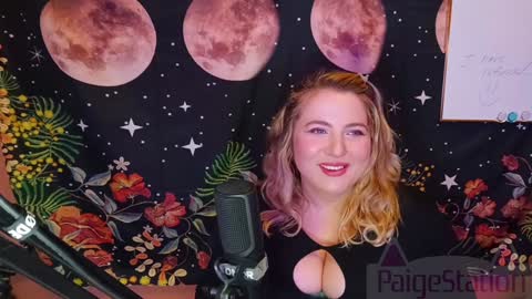 Snapshot of paigestation chatting on 01.23.25 PaigeStation online show from 01.23.25