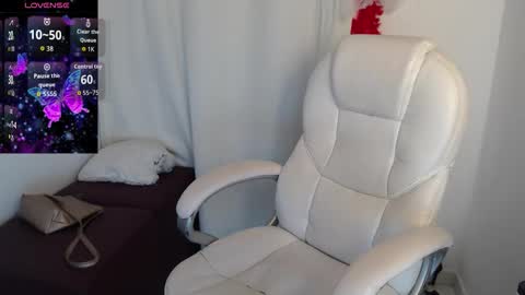 paiperhalliwey online show from 11.26.25