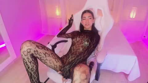 Snapshot of pamelaascott chatting on 01.24.25 P A M online show from 01.24.25