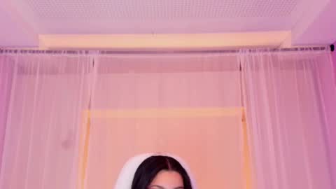 Snapshot of pamelaascott chatting on 01.27.25 P A M online show from 01.27.25