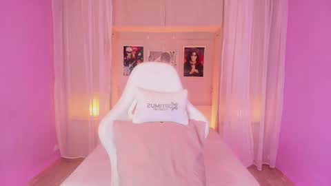 Snapshot of pamelaascott chatting on 02.19.25 P A M online show from 02.19.25