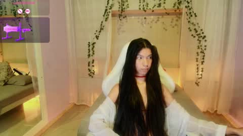 Snapshot of pamelaascott chatting on 09.16.25 P A M online show from 09.16.25