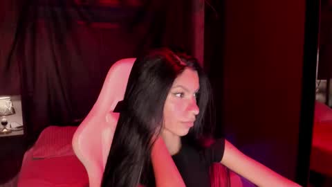 Snapshot of pamelaascott chatting on 10.22.25 P A M online show from 10.22.25