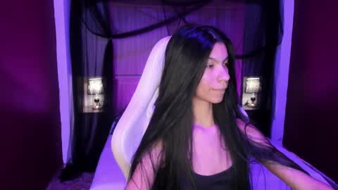 Snapshot of pamelaascott chatting on 11.22.25 P A M online show from 11.22.25