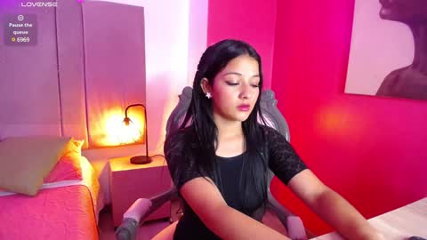 Snapshot of pamelaevans__ chatting on 01.29.25 PamelaEvans online show from 01.29.25