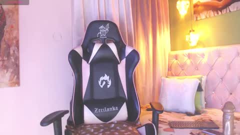 Pamela  online show from 01.18.25