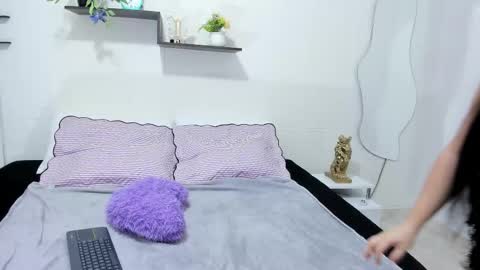 Snapshot of pammellastone chatting on 10.13.25 PAMELA online show from 10.13.25