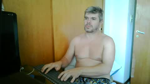 Snapshot of panchomadrid chatting on 04.29.26 Pancho Madrid online show from 04.29.26