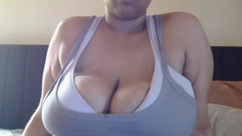 Nia Angels online show from 02.20.26