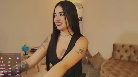 PAOLA IM INDEPENDENT MODEL online show from 07.03.26