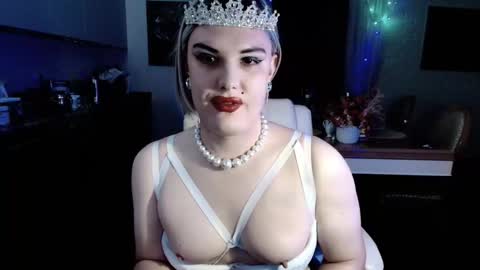 Snapshot of paoladoll chatting on 10.18.25 Sarina Williams online show from 10.18.25