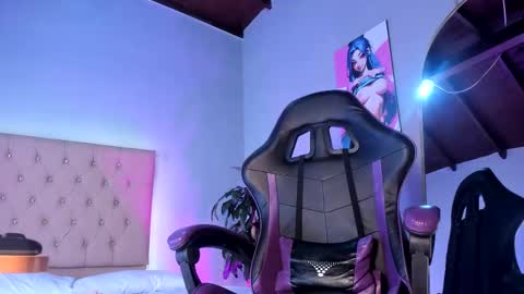 Snapshot of paolafox_ chatting on 12.15.25 paolafox_ online show from 12.15.25