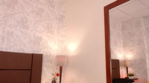 Snapshot of paolagh_ chatting on 11.19.25 paolagh_ online show from 11.19.25